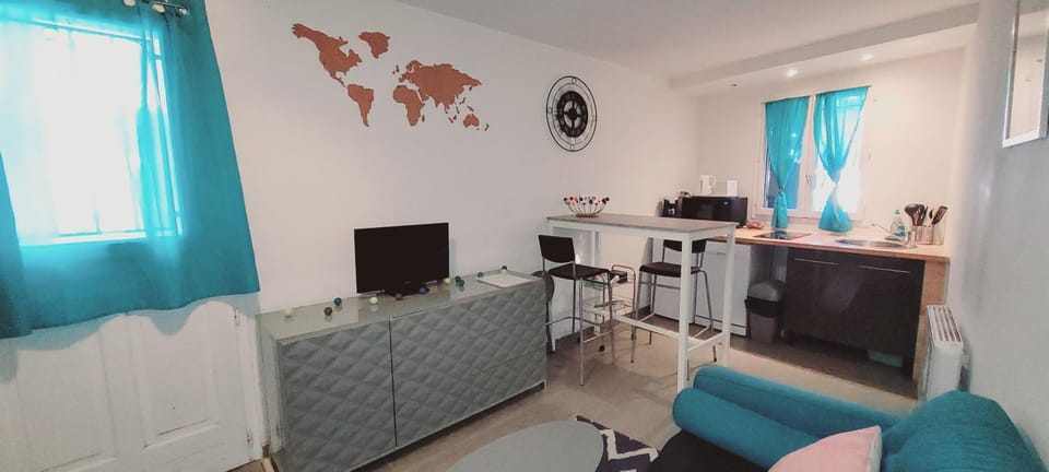 Cosy Corner Apartment in L'Isle-sur-la-Sorgue