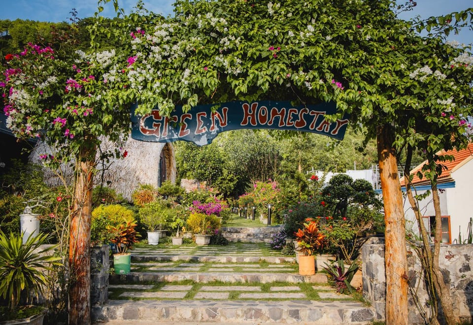 Restaurant/places to eat, Natural landscape, Garden