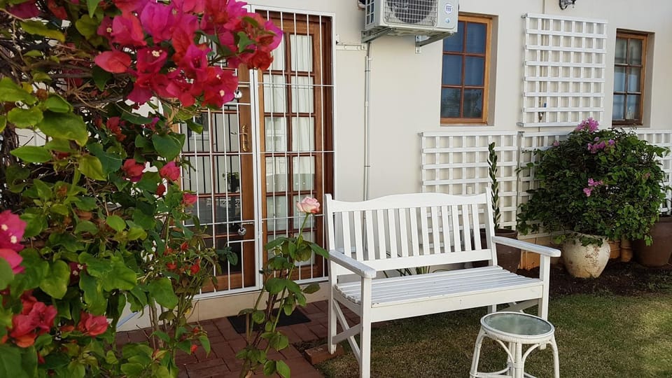 Innes Road Durban Accommodation 2 bedroom private unit Apartment in Durban
