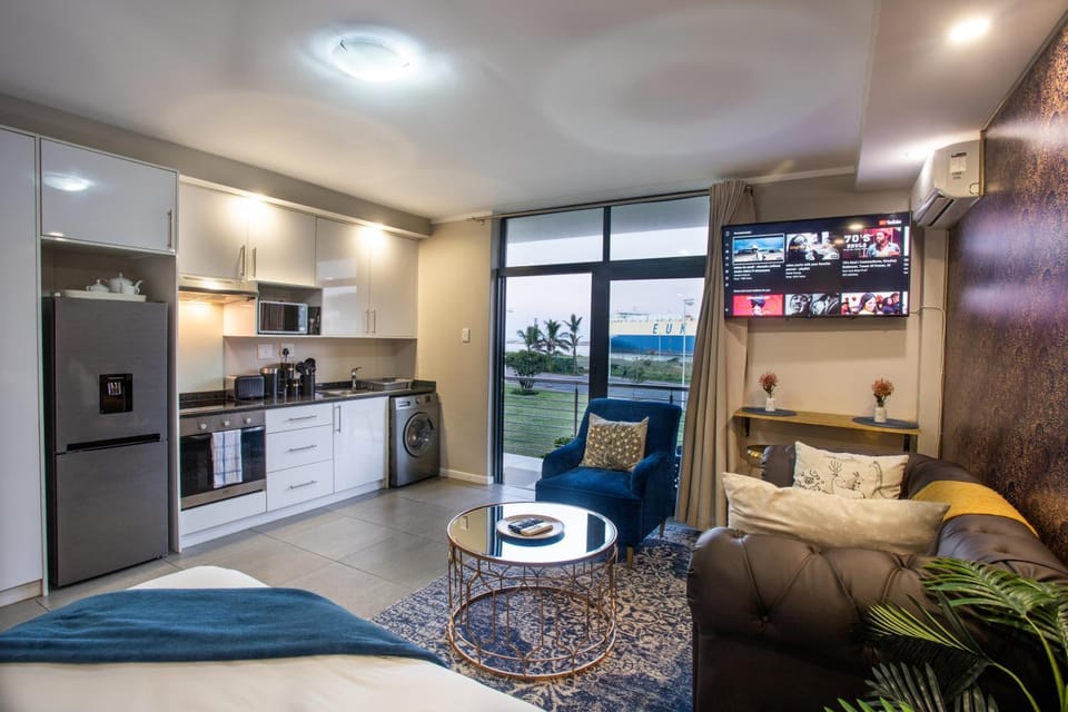 View (from property/room), Kitchen or kitchenette, Living room