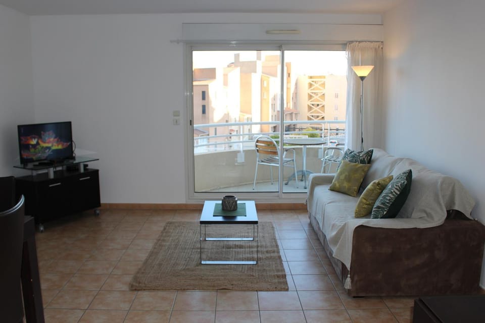 Sunny one bed, sea view, larvotto beach, Monaco Apartment in Monaco