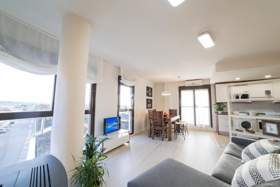 Communal lounge/ TV room, Kitchen or kitchenette, Living room, Dining area