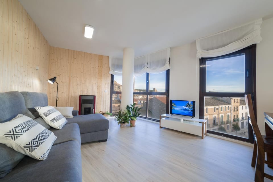 Communal lounge/ TV room, Living room, Dining area