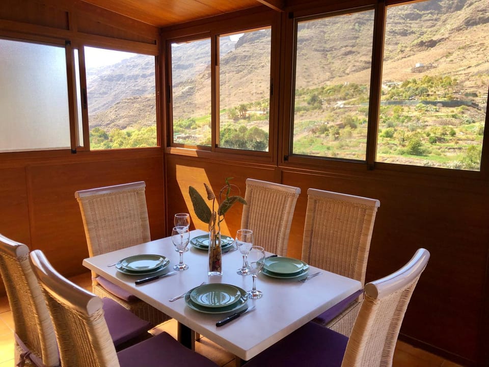Day, Winter, Balcony/Terrace, Dining area