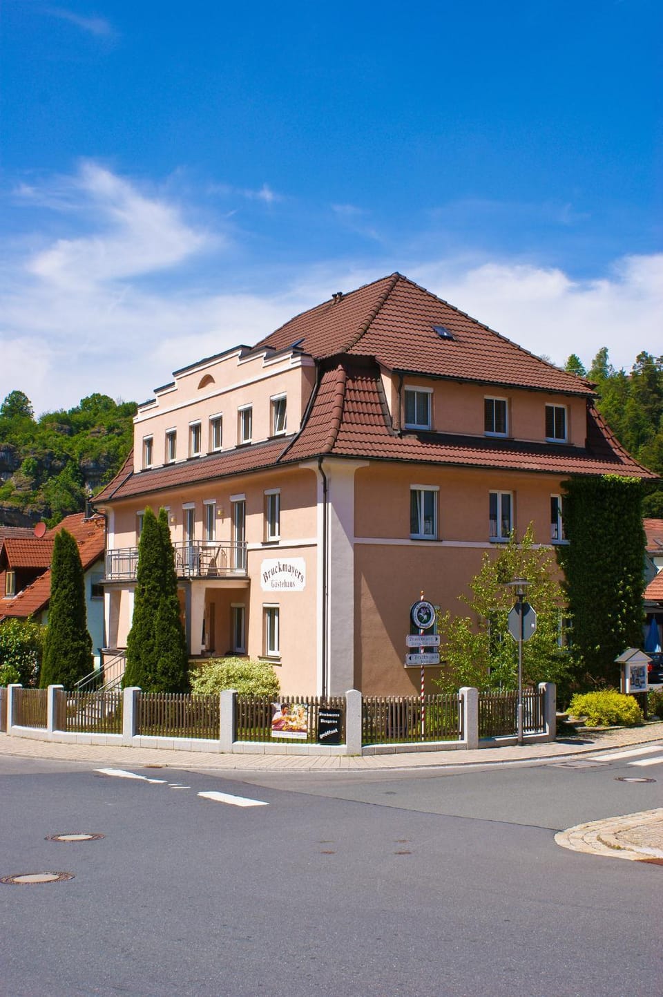 Facade/entrance