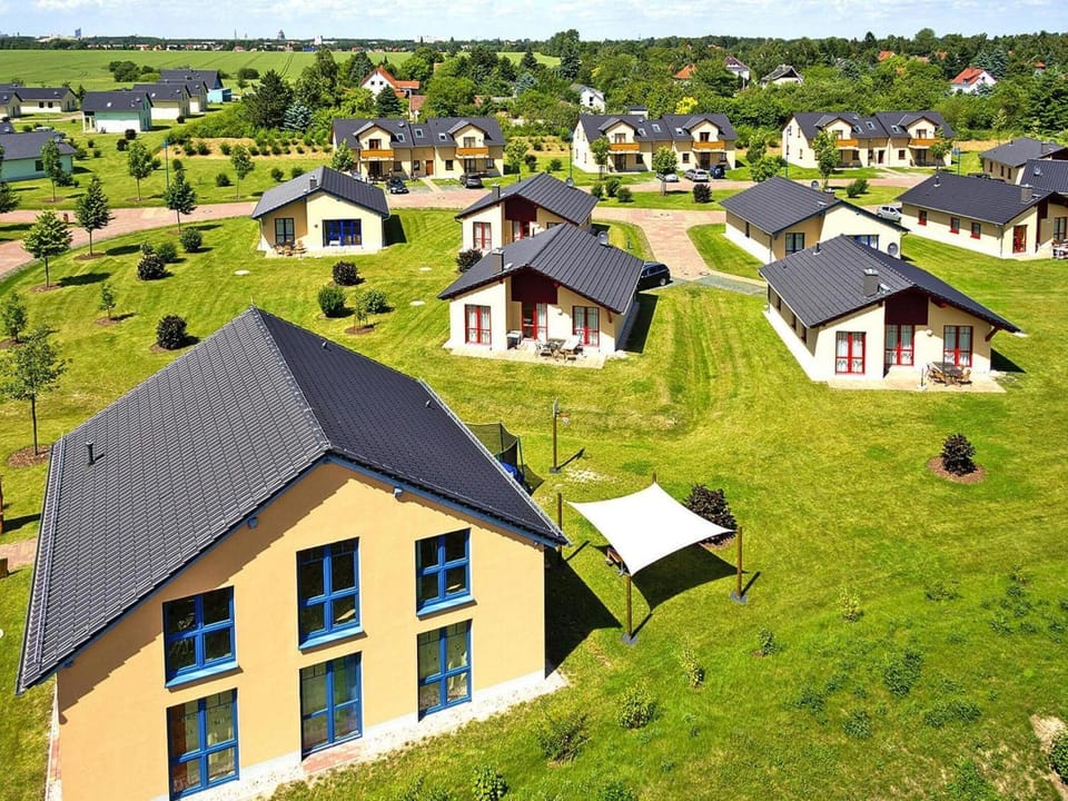 Property building, Neighbourhood