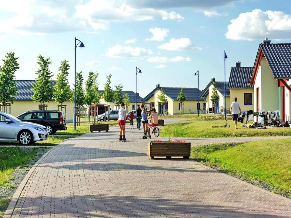 Property building, Neighbourhood