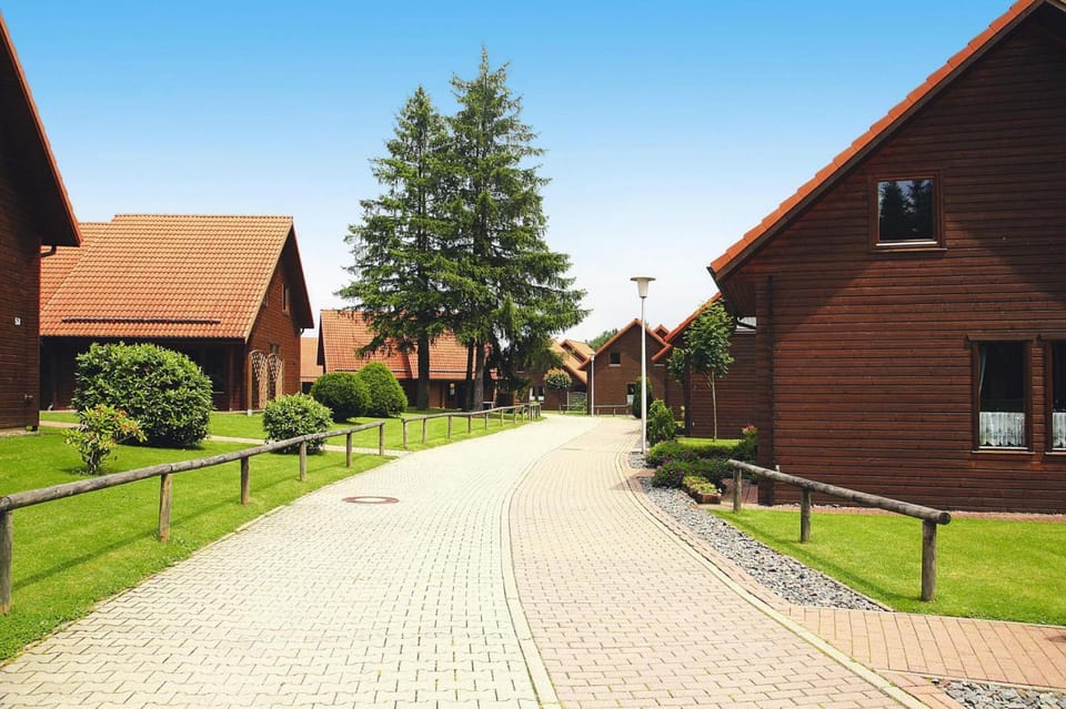 Property building, Neighbourhood