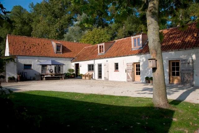 B&B Hoeve de Steenoven Bed and Breakfast in Bruges