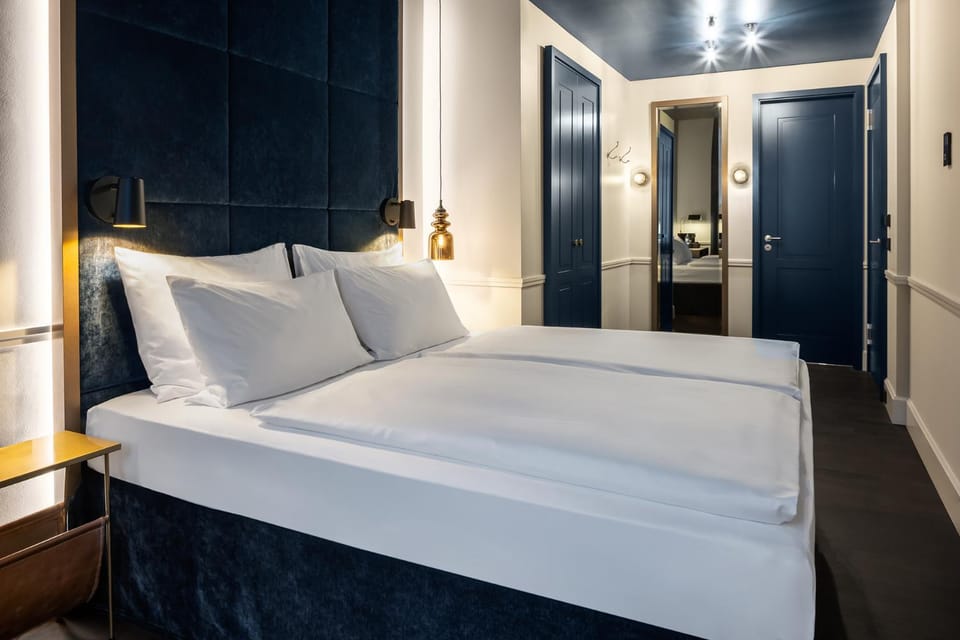 Bed, Photo of the whole room
