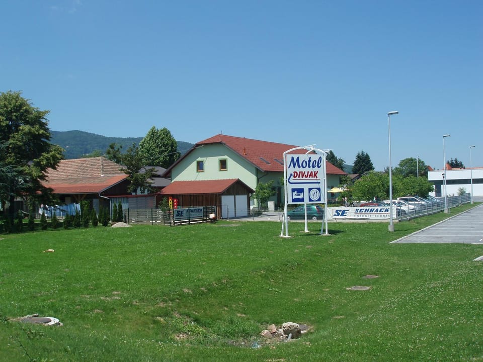 Facade/entrance, Facade/entrance
