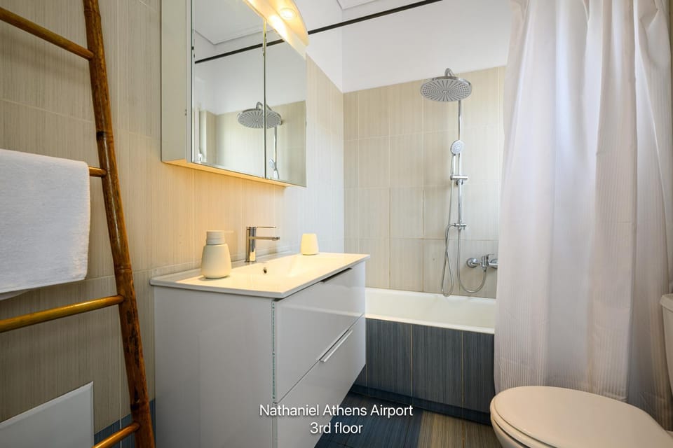 Nathaniel Athens Airport Apartment in East Attica Regional Unit, Greece