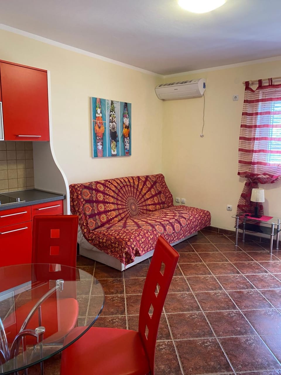 Property building, Living room, Decorative detail, Seating area