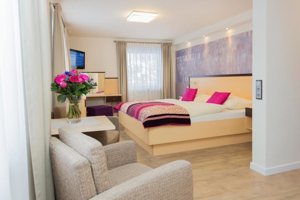 Day, Photo of the whole room, Photo of the whole room