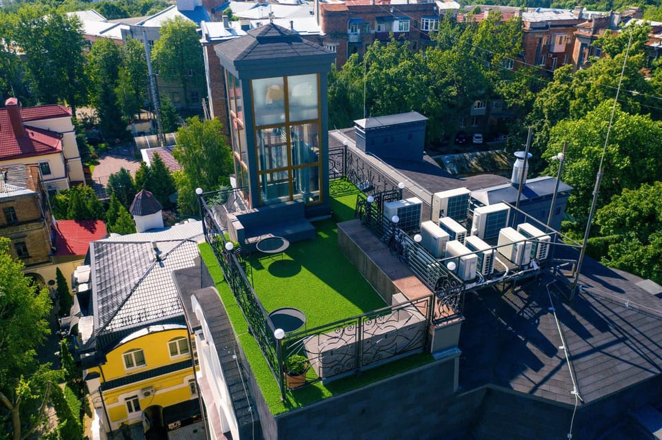 Property building, Balcony/Terrace, Location, Sunrise