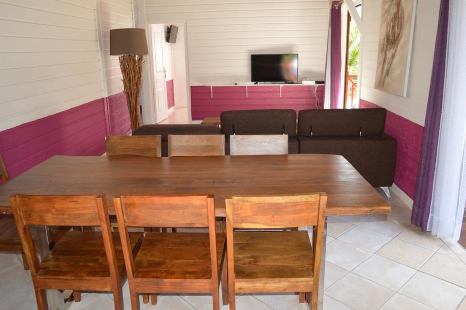 Seating area, Dining area