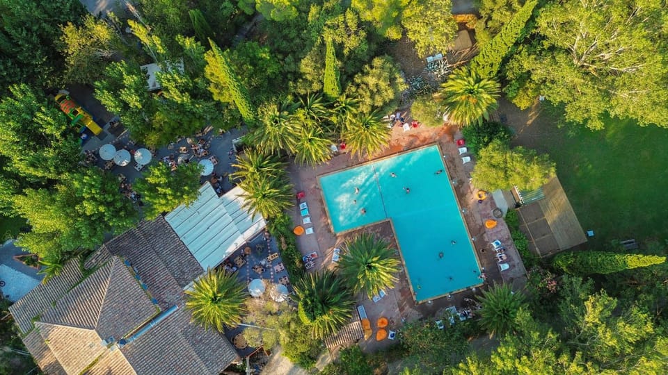 Camping la Peiriere - Lodge en Pays Cathare Nature lodge in Occitanie