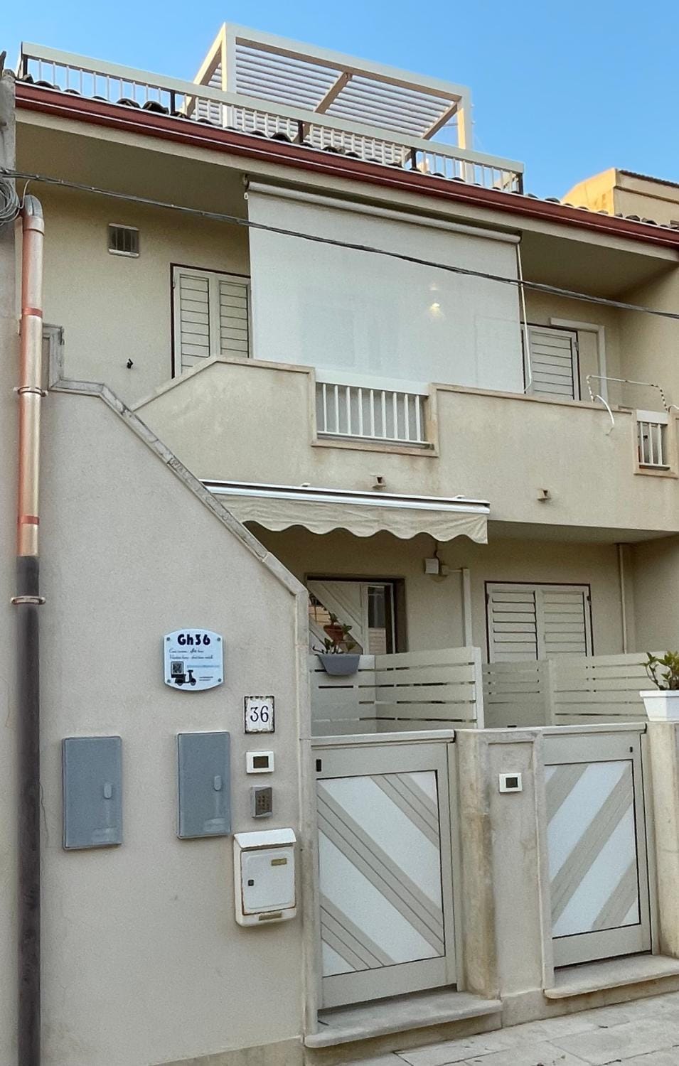 Property building, Facade/entrance