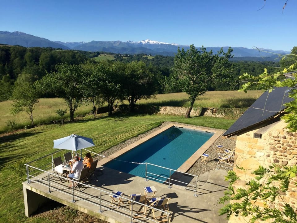Mountain view, Pool view, Swimming pool