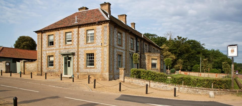 Property building, Day, Street view