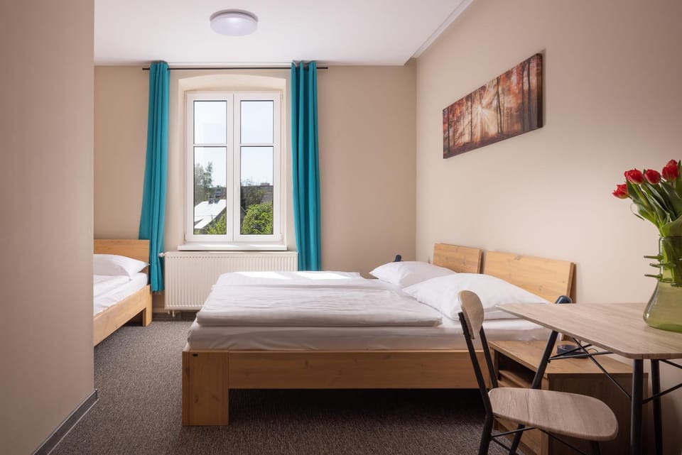 Bed, Seating area, Bedroom