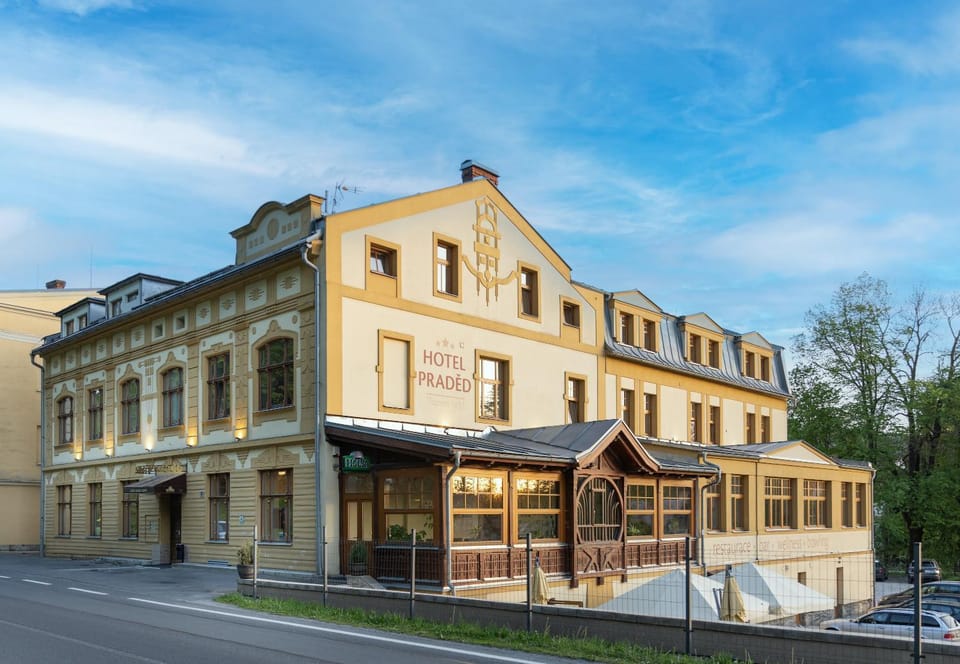 Property building, Location