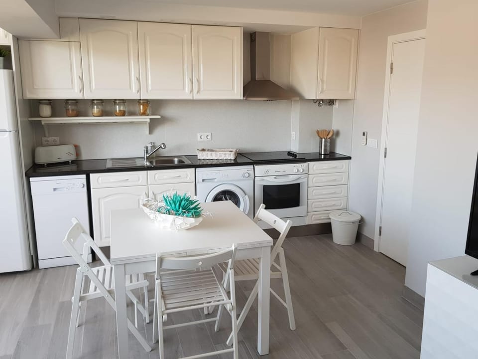 Kitchen or kitchenette, Living room