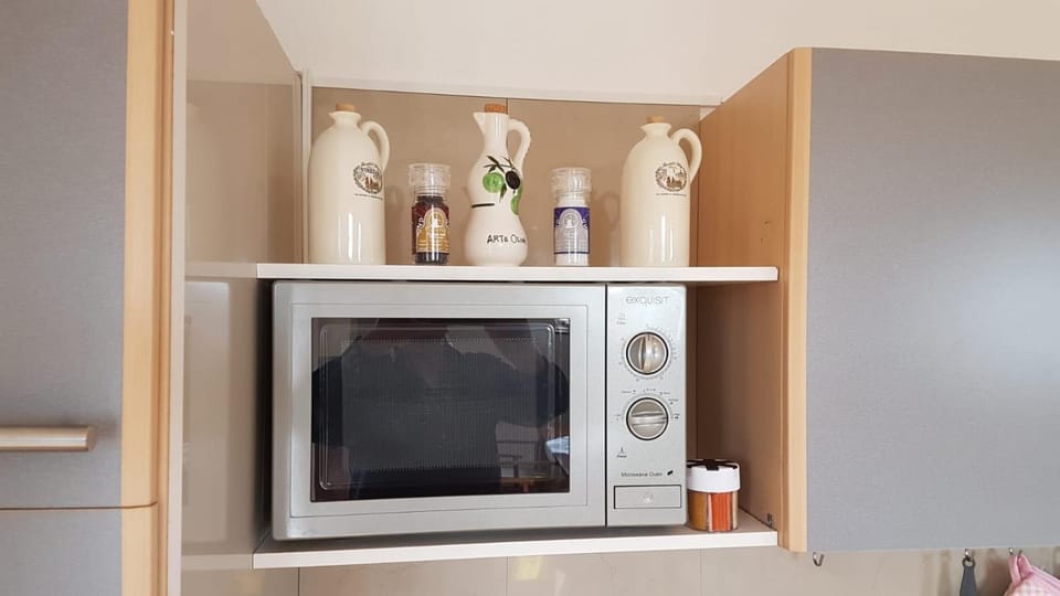 Kitchen or kitchenette, Decorative detail