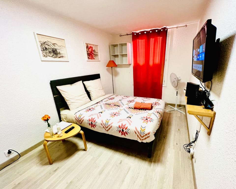 JOLI STUDIO HYPER CENTRE TRES PROCHE VIEUX PORT Apartment in Marseille