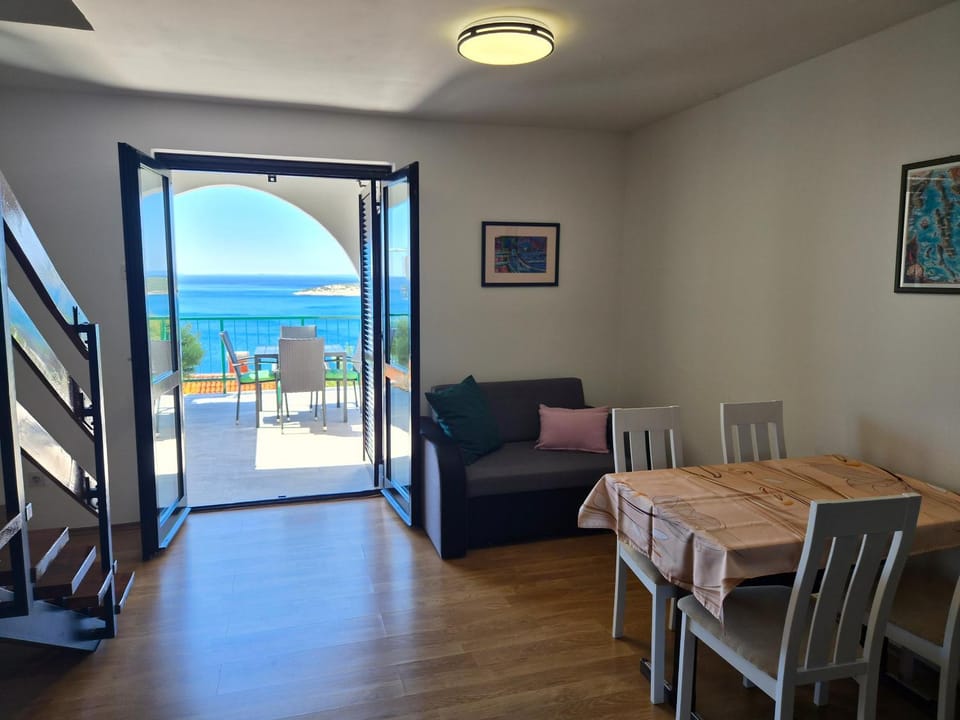 Living room, Dining area, Sea view