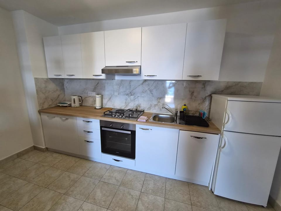 dishwasher, oven, stove, kitchen