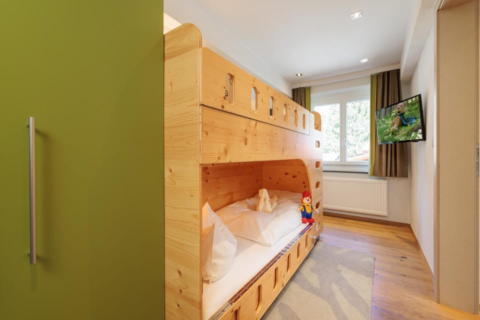 Bedroom, children