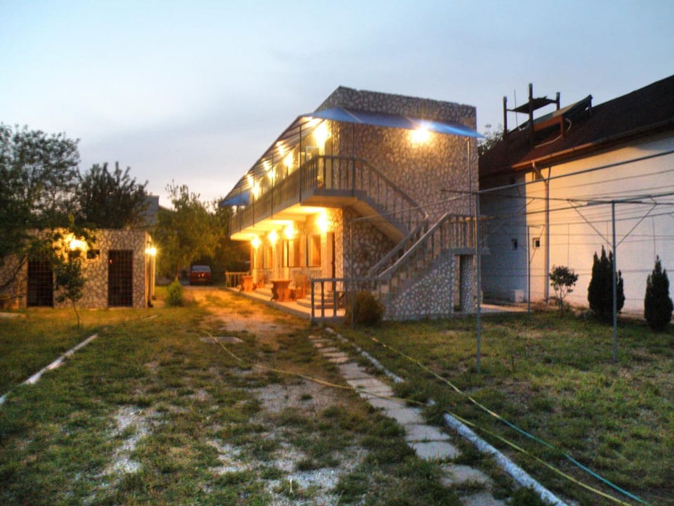 Property building, Garden, On site