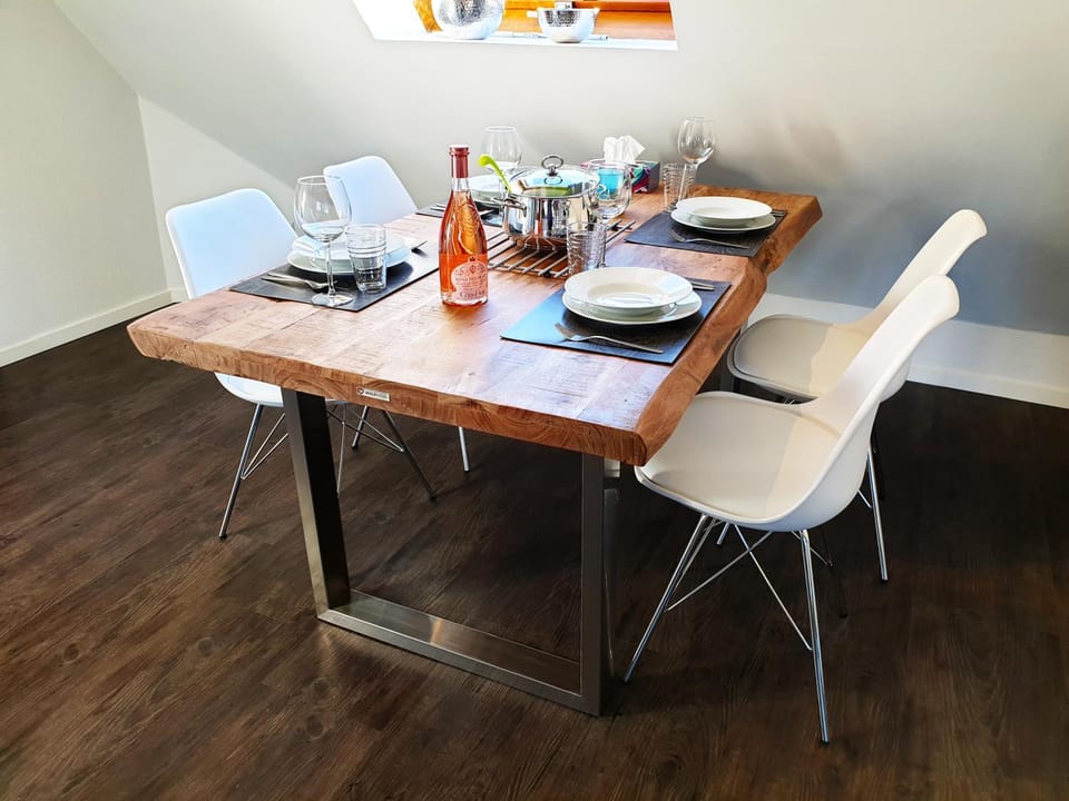 Coffee/tea facilities, Seating area, Dining area