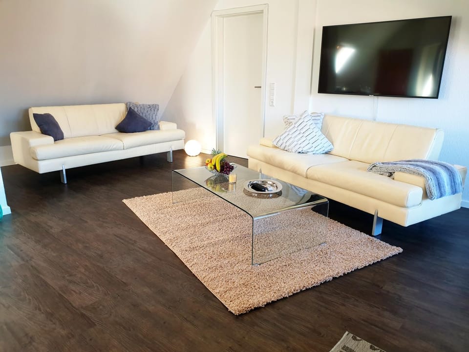 TV and multimedia, Seating area