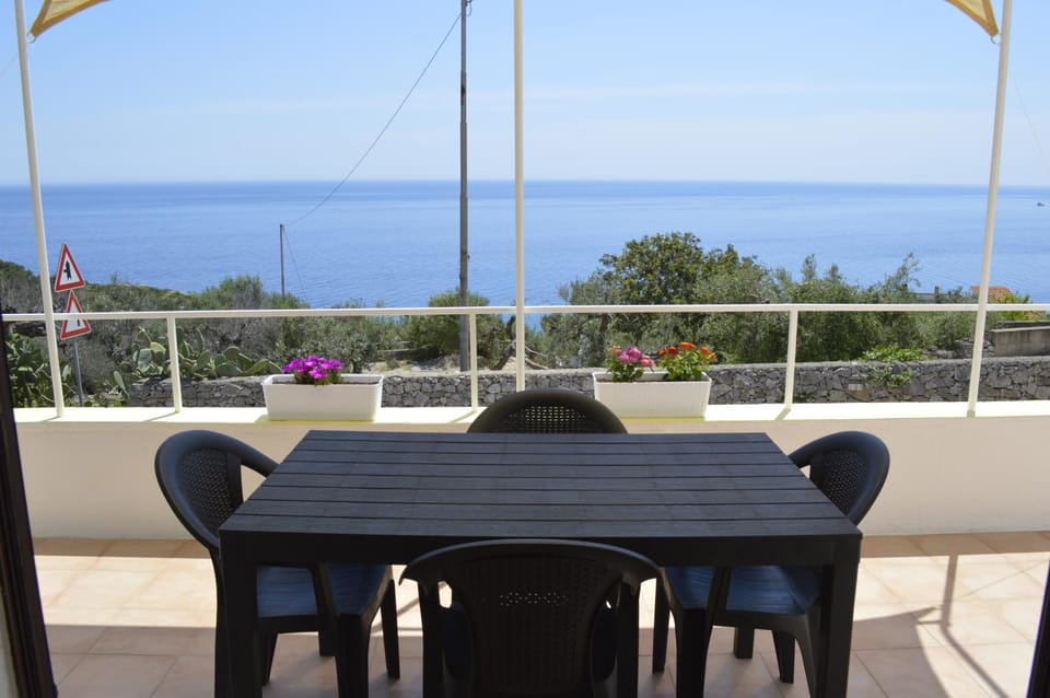 Natural landscape, Balcony/Terrace, Sea view