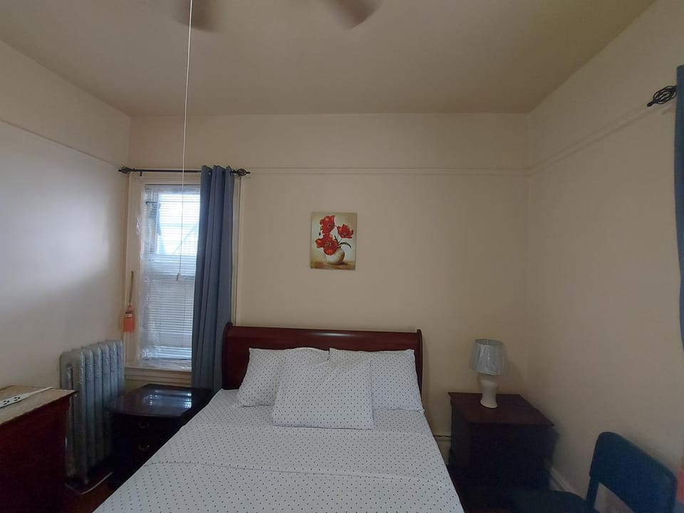 Crsytal Chateau Room Rental Vacation rental in Flatbush