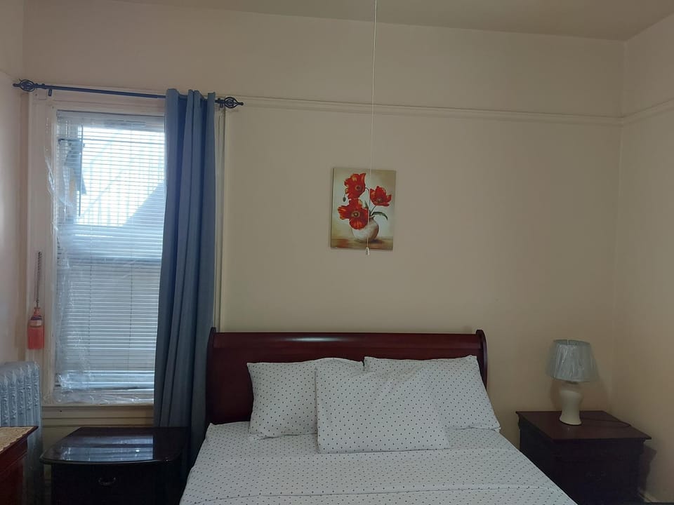 Crsytal Chateau Room Rental Vacation rental in Flatbush