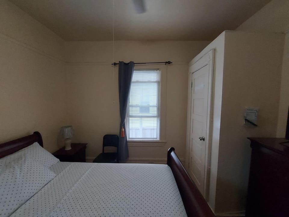 Crsytal Chateau Room Rental Vacation rental in Flatbush