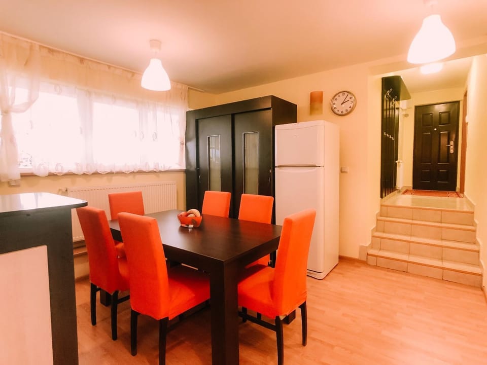 Spacious Apartment near Peles Apartment in Sinaia