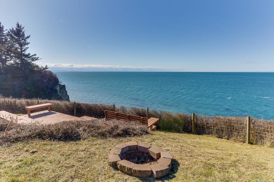 West Beach Waterview House in Whidbey Island