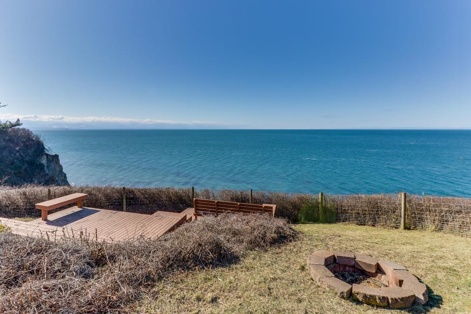 West Beach Waterview House in Whidbey Island
