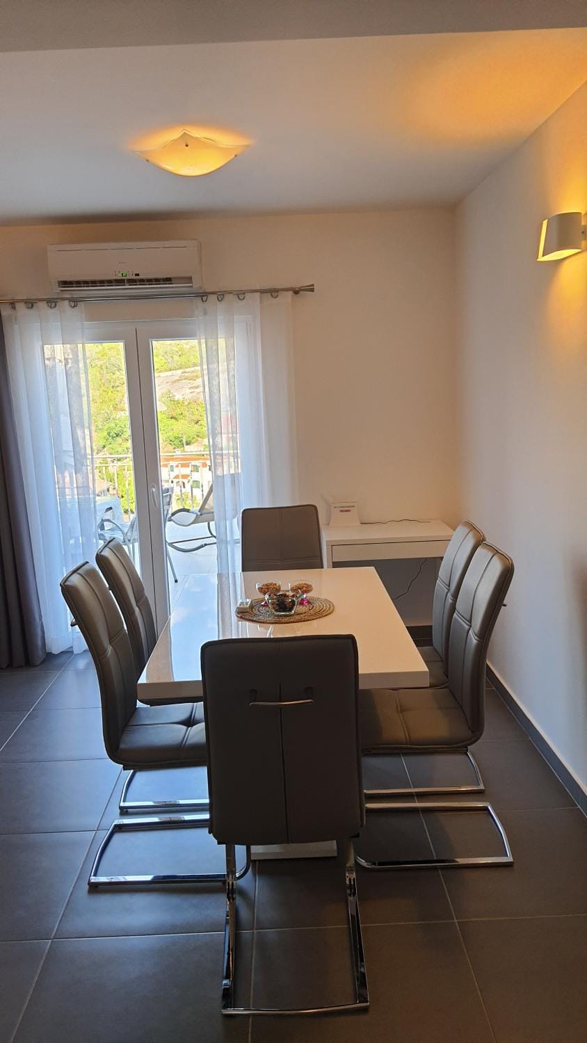 Apartments with sea view Apartment in Split-Dalmatia County
