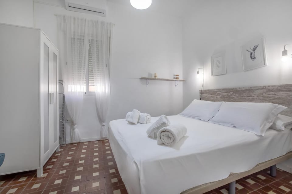 Bed, Bedroom, heating, towels, wardrobe, air conditioner