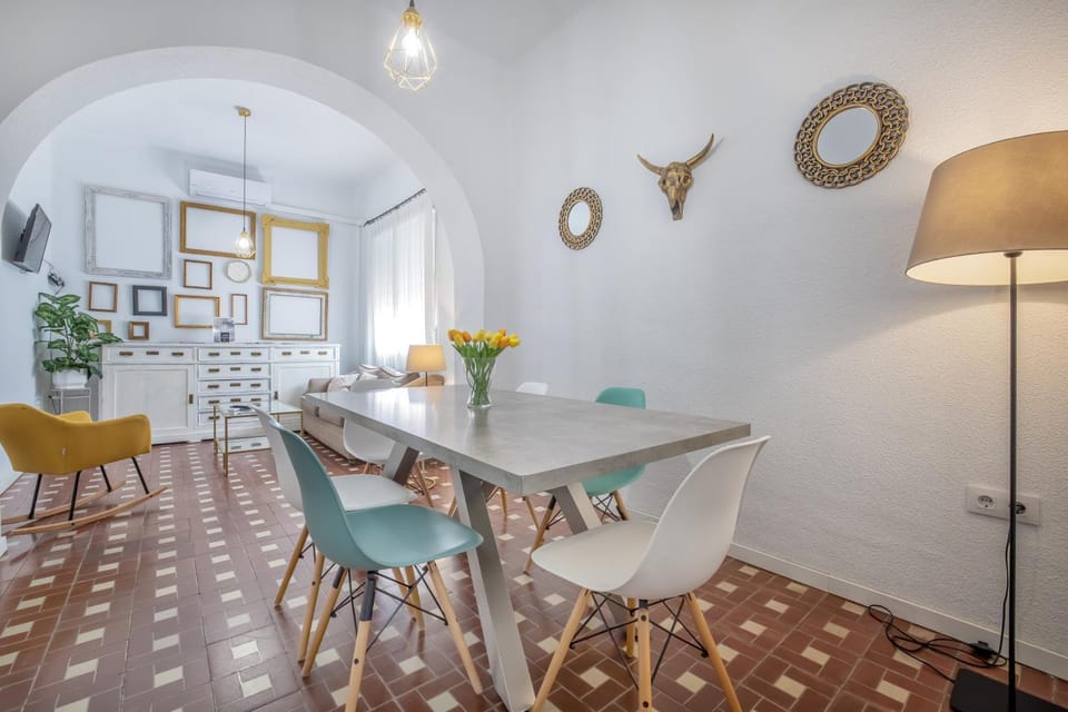TV and multimedia, Living room, Seating area, Dining area, furniture