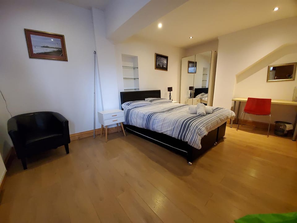 Bed, Bedroom