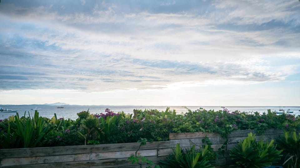 Mountain view, Sea view