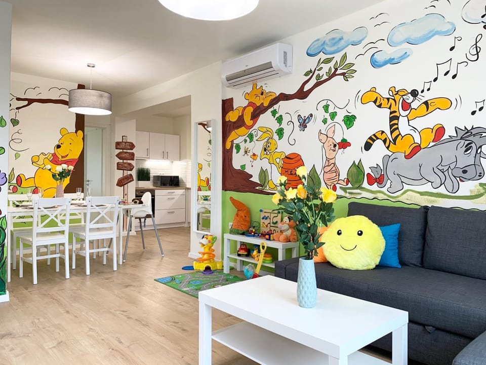 Living room, Dining area, Kids's club