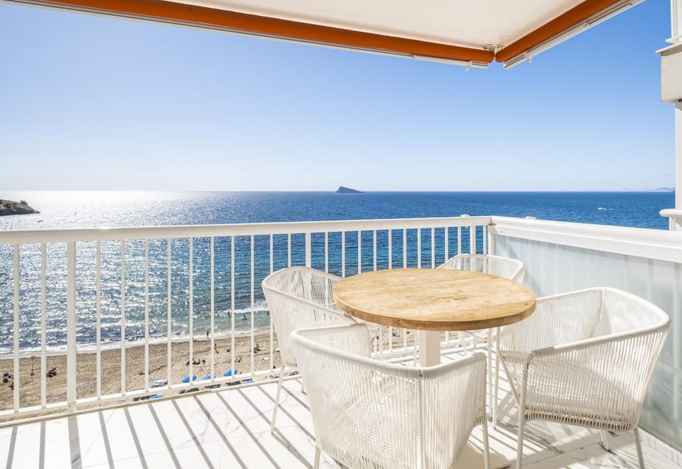 Day, Natural landscape, View (from property/room), Balcony/Terrace, Living room, Dining area, Beach, Sea view