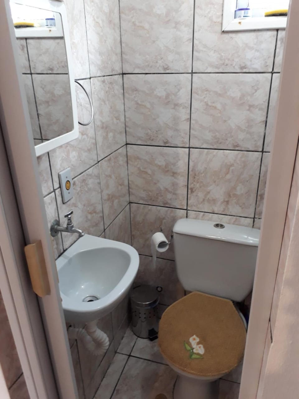 Suíte simples com entrada independente na região central de Paraty Bed and Breakfast in Paraty